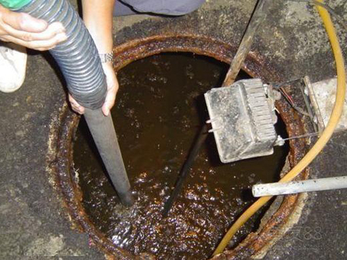 昌洒镇隔油池清理