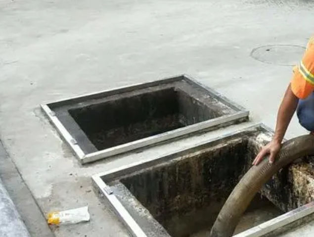 昌洒镇化粪池清理